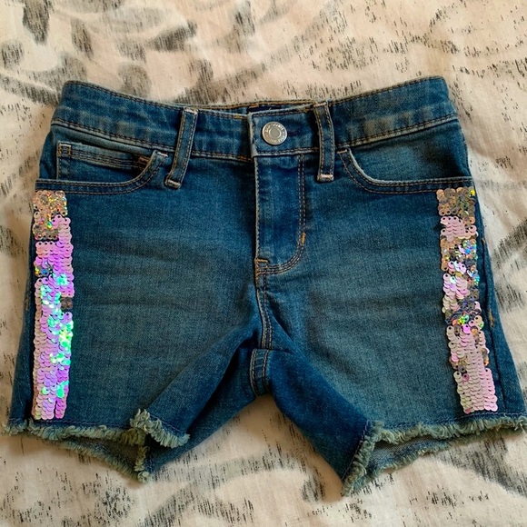 5/$15 Flip sequinned stretch mini shorts size 5 with invisible adjustable waist - Picture 1 of 9